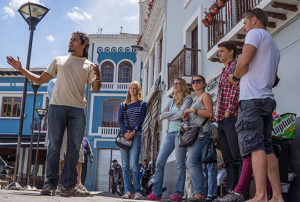 Guide Tourists Quito